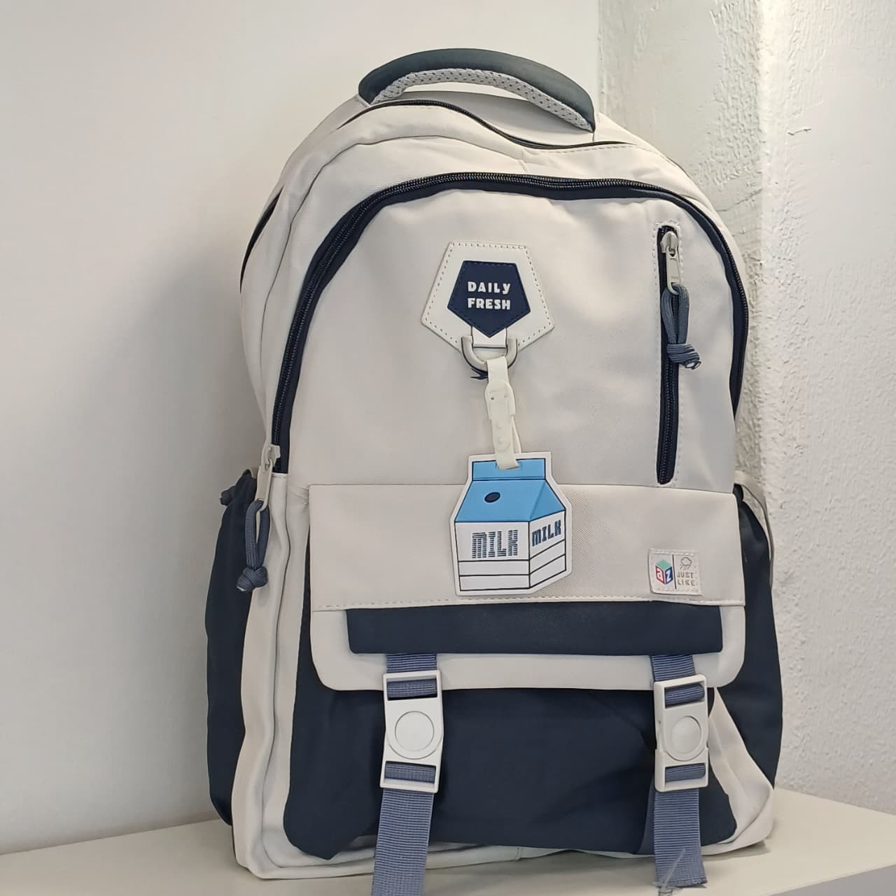 Daily fresh school bag